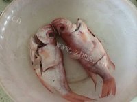 美味的香煎红杉鱼做法图解2)