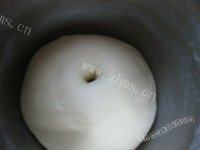 香甜豆沙卷做法图解5)