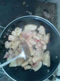 口感不错的家常红烧肉做法图解2)