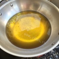 酥脆干炸鸡翅做法图解3)