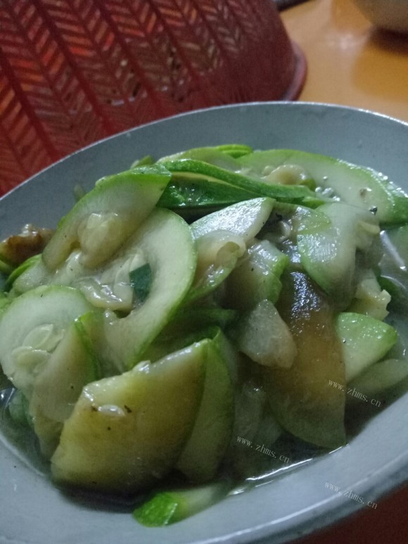 香脆可口的清炒西葫芦