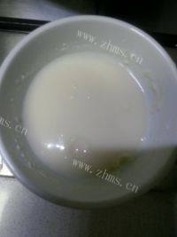 美味早餐大米红枣粥做法图解4)