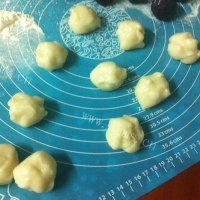自制紫薯冰皮月饼做法图解8)