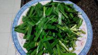 美味韭菜炒肉片做法图解3)