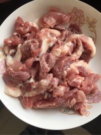 诱人的孜然牙签肉做法图解1)