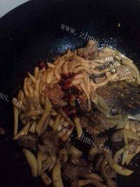家常菜杏鲍菇炒肉做法图解7)