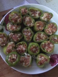 珍馐美味的酱焖尖椒做法图解3)