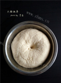 自制火腿披萨做法图解3)