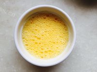 美味的虾皮蒸蛋做法图解2)