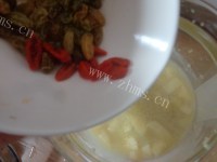 色香味浓的苹果小米粥做法图解9)