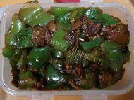 家常菜肉炒青椒