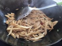 家常菜杏鲍菇炒五花肉做法图解10)
