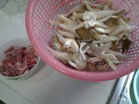 家常菜平菇炒肉丝做法图解2)