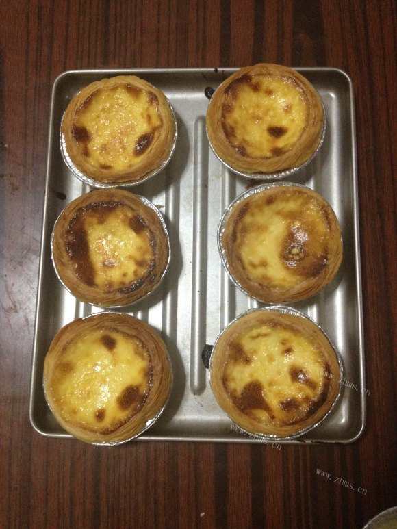 热腾腾的葡式蛋挞