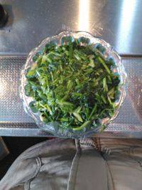 口感好的凉拌菠菜做法图解3)