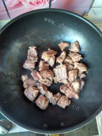 牛肉烧萝卜做法图解1)