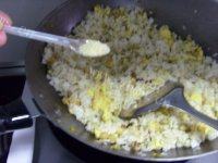 自己做的豌豆蛋炒饭做法图解12)