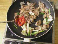 家常菜香菇山药炒肉片做法图解8)