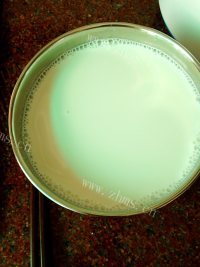 自制原味酸奶做法图解2)