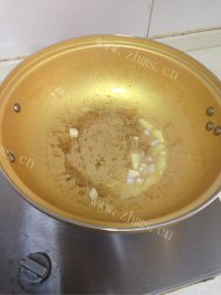 家常菜土豆炖牛肉做法图解3)