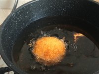 美味的翡翠芋虾球做法图解11)