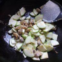 易做的角瓜炒蛤蜊肉的做法图解六