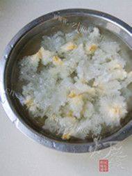 滋补的雪梨银耳红枣汤做法图解1)