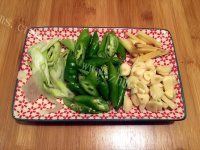 香喷喷的辣炒鸡腿做法图解4)