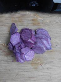 特别的紫薯黑芝麻馒头做法图解2)