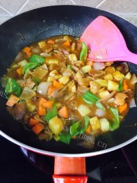 色泽鲜亮的咖喱牛肉饭做法图解7)
