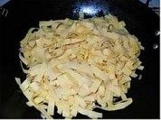 韭菜炒干豆腐做法图解4)