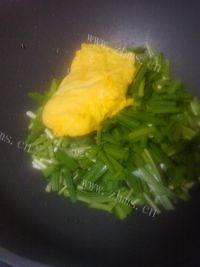 健康美食之韭菜炒鸡蛋做法图解8)