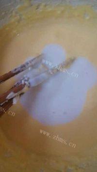 色泽不错的酸奶芝士蛋糕做法图解5)