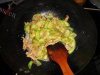 家常菜西葫芦炒肉片
