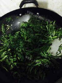 家常菜蒜香茼蒿做法图解4)