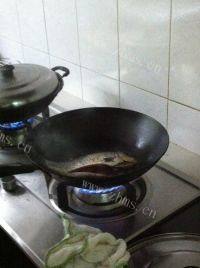 美味苹果鲫鱼汤做法图解7)