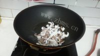美味的八爪鱼炒韭菜做法图解3)