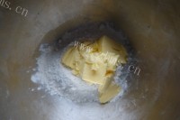 独特的老婆饼做法图解10)