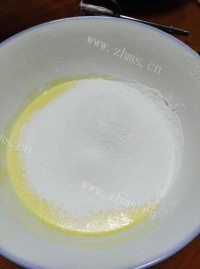自制酸奶戚风蛋糕做法图解8)