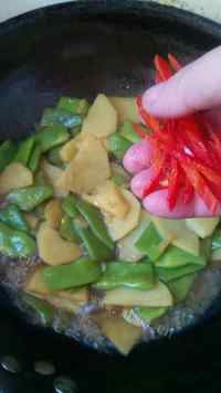 家常菜芸豆烧土豆做法图解13)