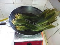 美味的花生鲜肉粽做法图解5)