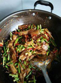 家常菜蒜苔回锅肉
