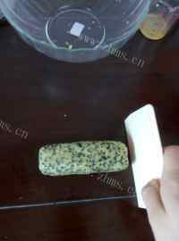 香气浓郁的黑芝麻海苔饼干做法图解8)