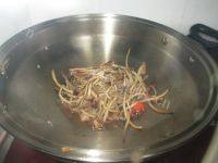 肉炒茶树菇做法图解10)