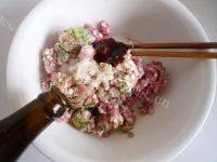豆皮蛋黄卷做法图解2)