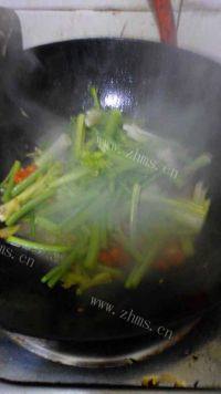 飘香四溢的芹菜炒腊肉做法图解6)