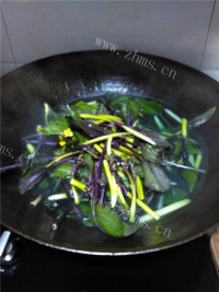 家常菜清炒红油菜做法图解4)