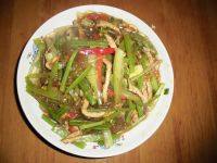 家常菜芹菜炒粉丝