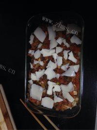 好吃的黑椒牛柳蘑菇焗饭做法图解5)