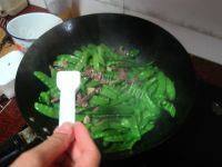 家常菜牛肉炒荷兰豆